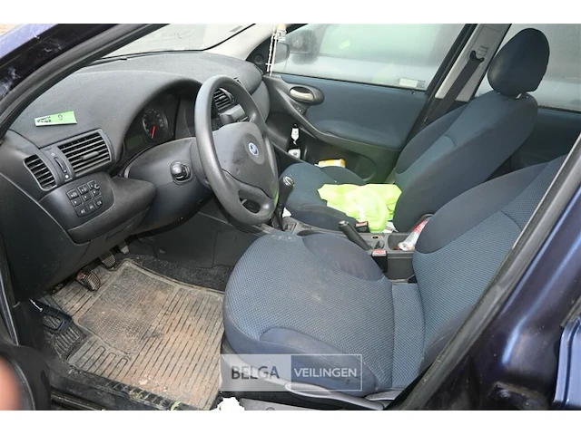 Personenauto fiat stilo - afbeelding 8 van  14