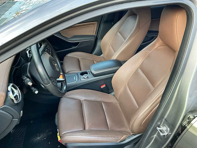 Personenauto mercedes-benz gla220 d - afbeelding 13 van  42