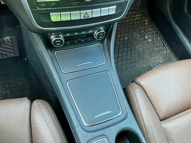 Personenauto mercedes-benz gla220 d - afbeelding 18 van  42