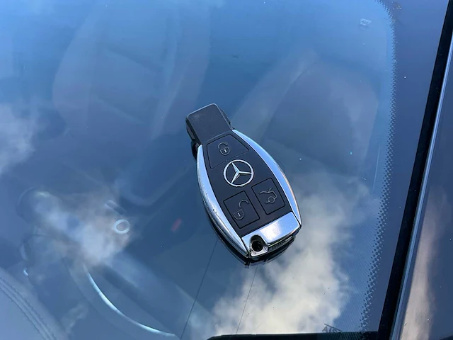 Personenauto mercedes-benz gla220 d - afbeelding 42 van  42