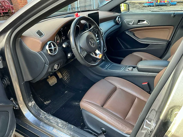 Personenauto mercedes-benz gla220 d - afbeelding 9 van  42