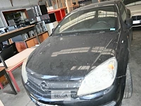 Personenauto opel astra