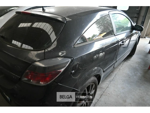 Personenauto opel astra - afbeelding 4 van  9
