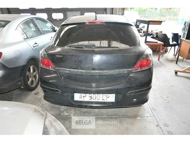 Personenauto opel astra - afbeelding 5 van  9