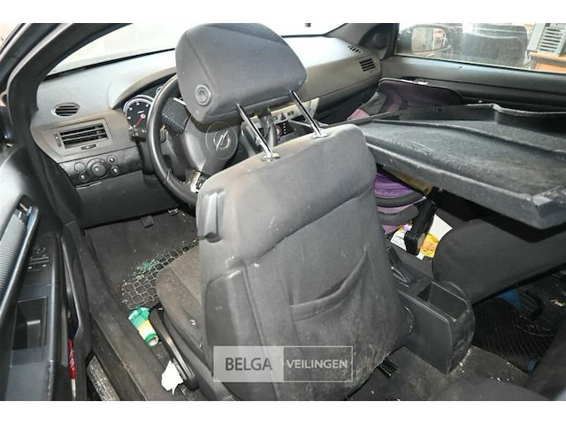 Personenauto opel astra - afbeelding 6 van  9