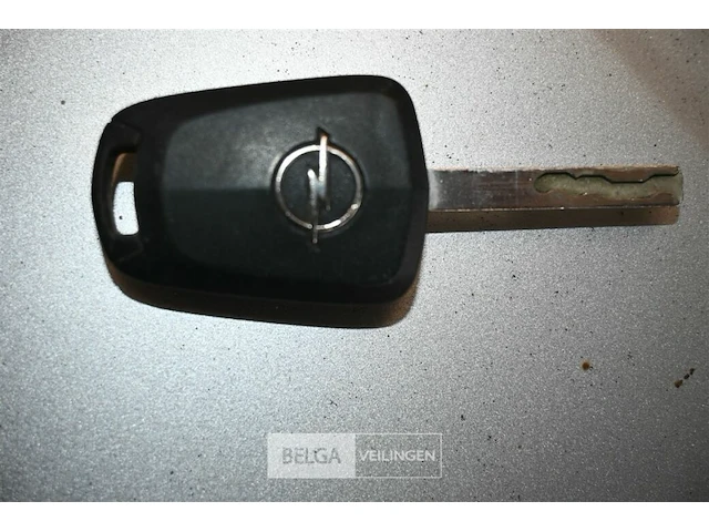 Personenauto opel astra - afbeelding 9 van  9