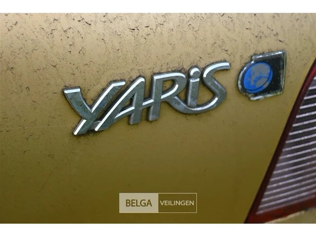 Personenauto toyota yaris - afbeelding 2 van  12