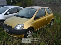 Personenauto toyota yaris - afbeelding 1 van  12