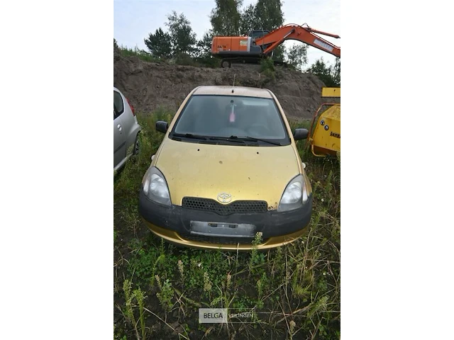 Personenauto toyota yaris - afbeelding 5 van  12