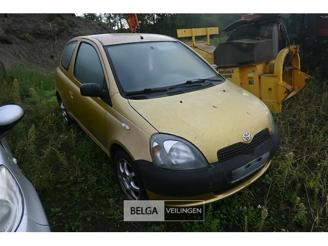 Personenauto toyota yaris - afbeelding 8 van  12