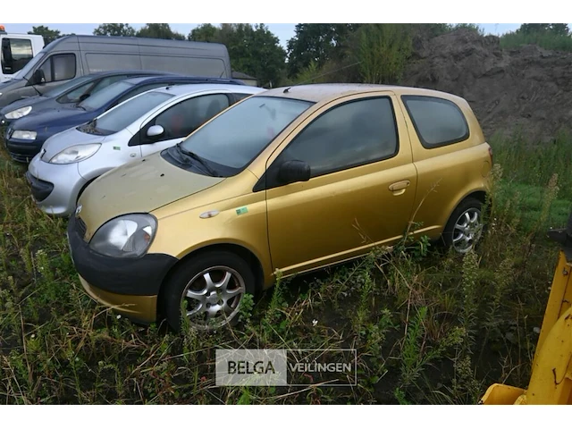 Personenauto toyota yaris - afbeelding 9 van  12