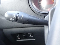 Personenauto - afbeelding 7 van  17