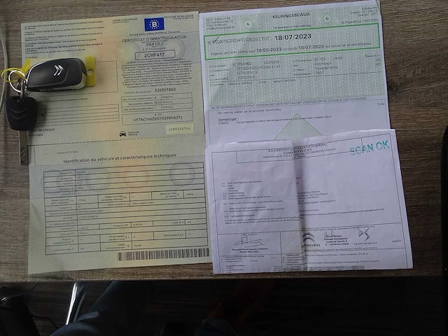 Personenauto - afbeelding 9 van  17