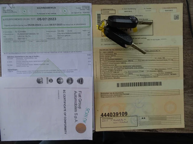 Personenauto - afbeelding 10 van  18