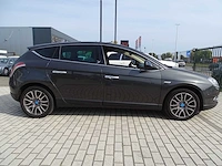 Personenauto - afbeelding 16 van  18