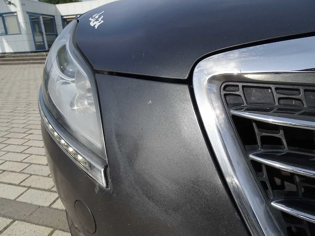 Personenauto - afbeelding 18 van  18