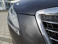 Personenauto - afbeelding 18 van  18
