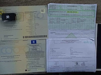 Personenauto - afbeelding 11 van  21