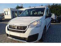 Personenauto - afbeelding 12 van  21