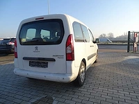 Personenauto - afbeelding 18 van  21
