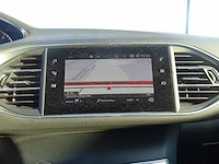 Personenauto - afbeelding 5 van  22