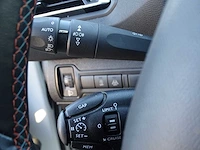 Personenauto - afbeelding 7 van  22