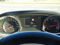 Personenauto - afbeelding 8 van  22