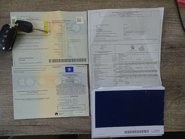 Personenauto - afbeelding 15 van  22