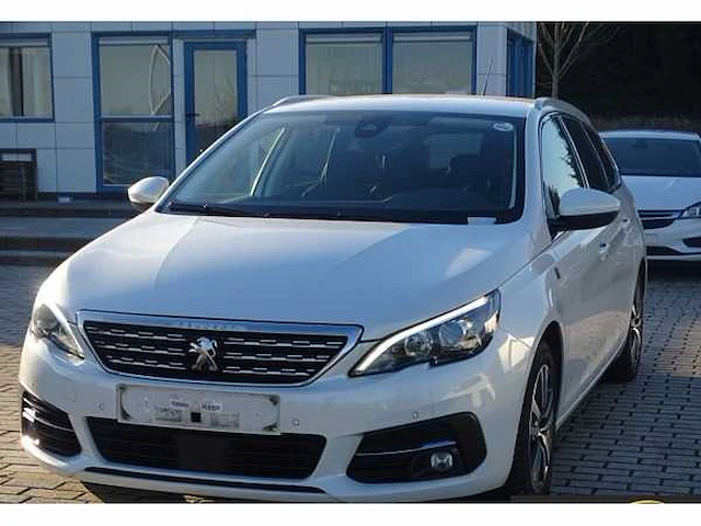 Personenauto - afbeelding 12 van  22