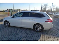 Personenauto - afbeelding 16 van  22