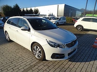 Personenauto - afbeelding 19 van  22