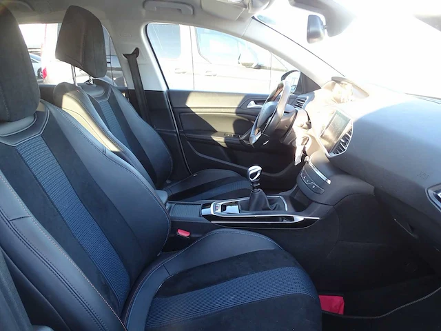 Personenauto - afbeelding 22 van  22