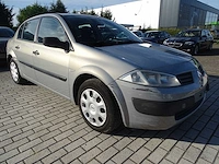 Personenauto - afbeelding 4 van  21