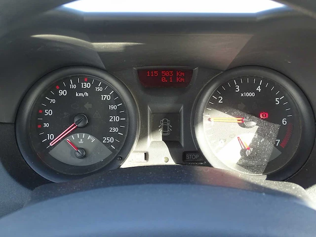 Personenauto - afbeelding 9 van  21