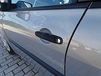 Personenauto - afbeelding 16 van  21