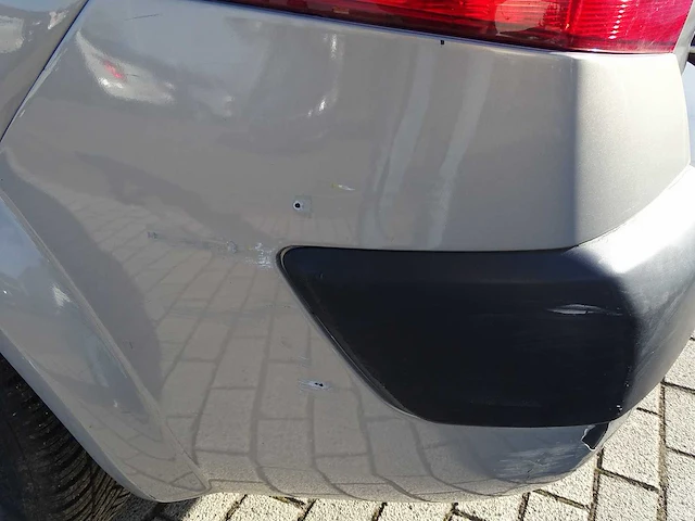 Personenauto - afbeelding 17 van  21