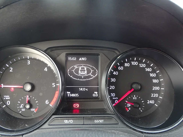 Personenauto - afbeelding 6 van  23