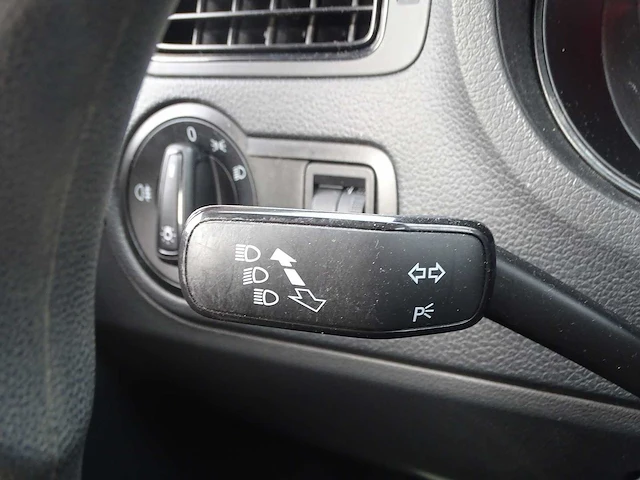 Personenauto - afbeelding 10 van  23