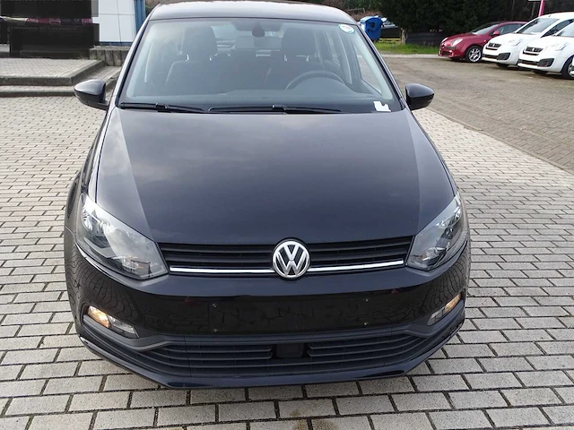 Personenauto - afbeelding 1 van  23