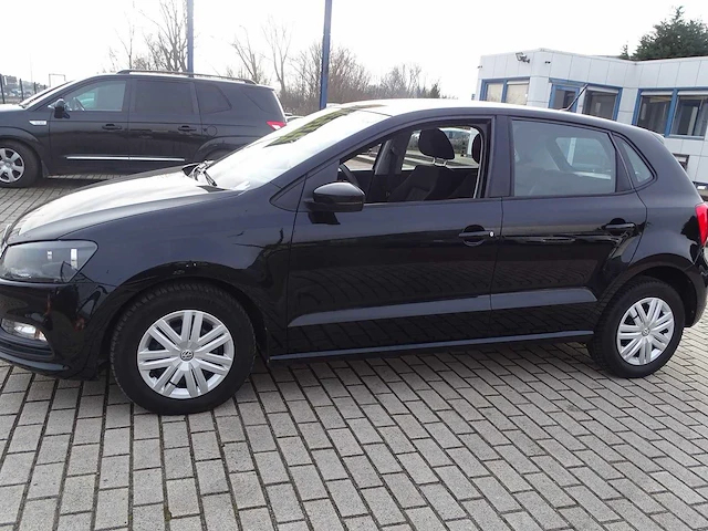 Personenauto - afbeelding 17 van  23