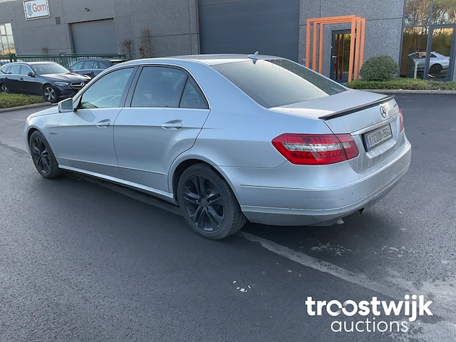 Personenauto - afbeelding 6 van  11