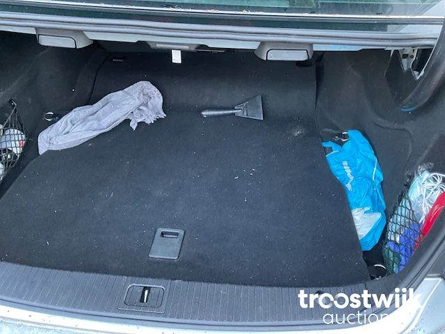 Personenauto - afbeelding 8 van  11