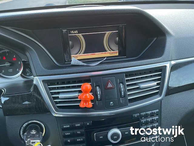 Personenauto - afbeelding 9 van  11