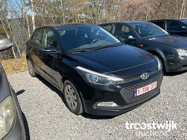 Personenauto - afbeelding 3 van  10