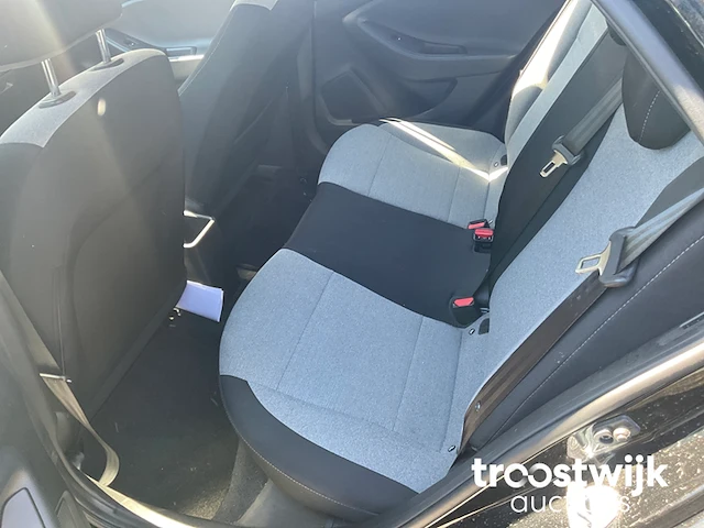 Personenauto - afbeelding 7 van  10