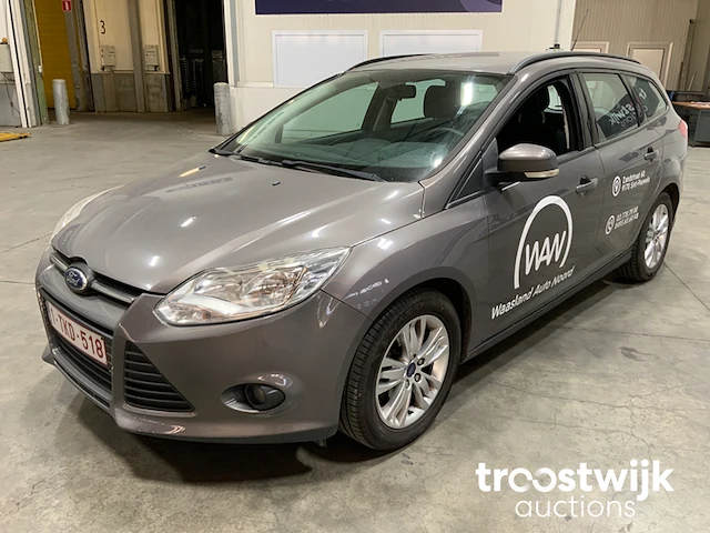 Personenauto - afbeelding 1 van  19