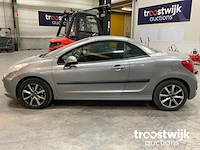 Personenauto - afbeelding 15 van  16