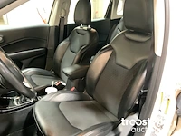 Personenauto - afbeelding 4 van  17