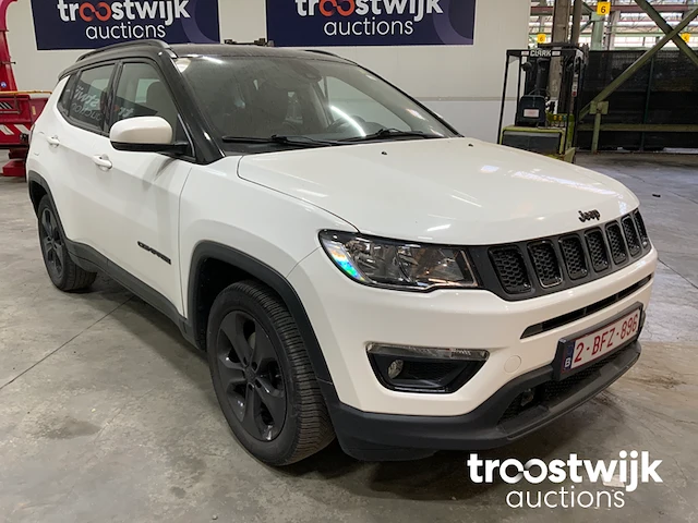 Personenauto - afbeelding 11 van  17