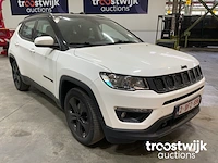 Personenauto - afbeelding 11 van  17